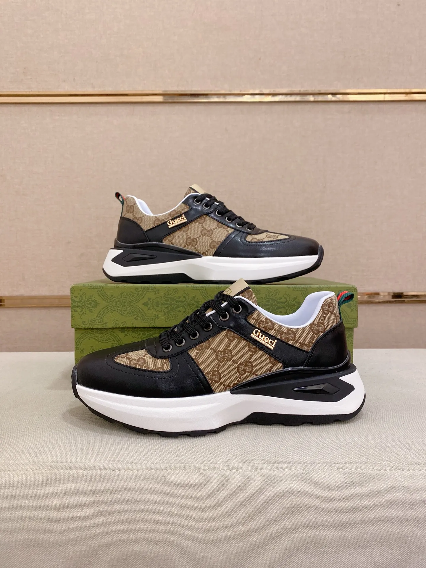 Factory price 462💰New GUCCI (Gucci) counters are launched simultaneously, new men's shoes, 😘fabrics are selected imported cowhide, lining: sheepskin lining. 👍🏿 High-end ☄️ air-cushion molded anti-slip rubber outsole, exquisite lines, simple and elegant, comfortable and high-end for leisure travel. Code number: 38 to 44 (45 can be customized and cannot be returned or exchanged)